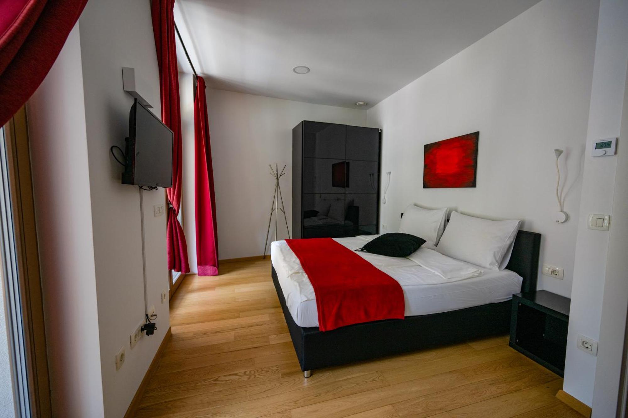 Argo Apartment